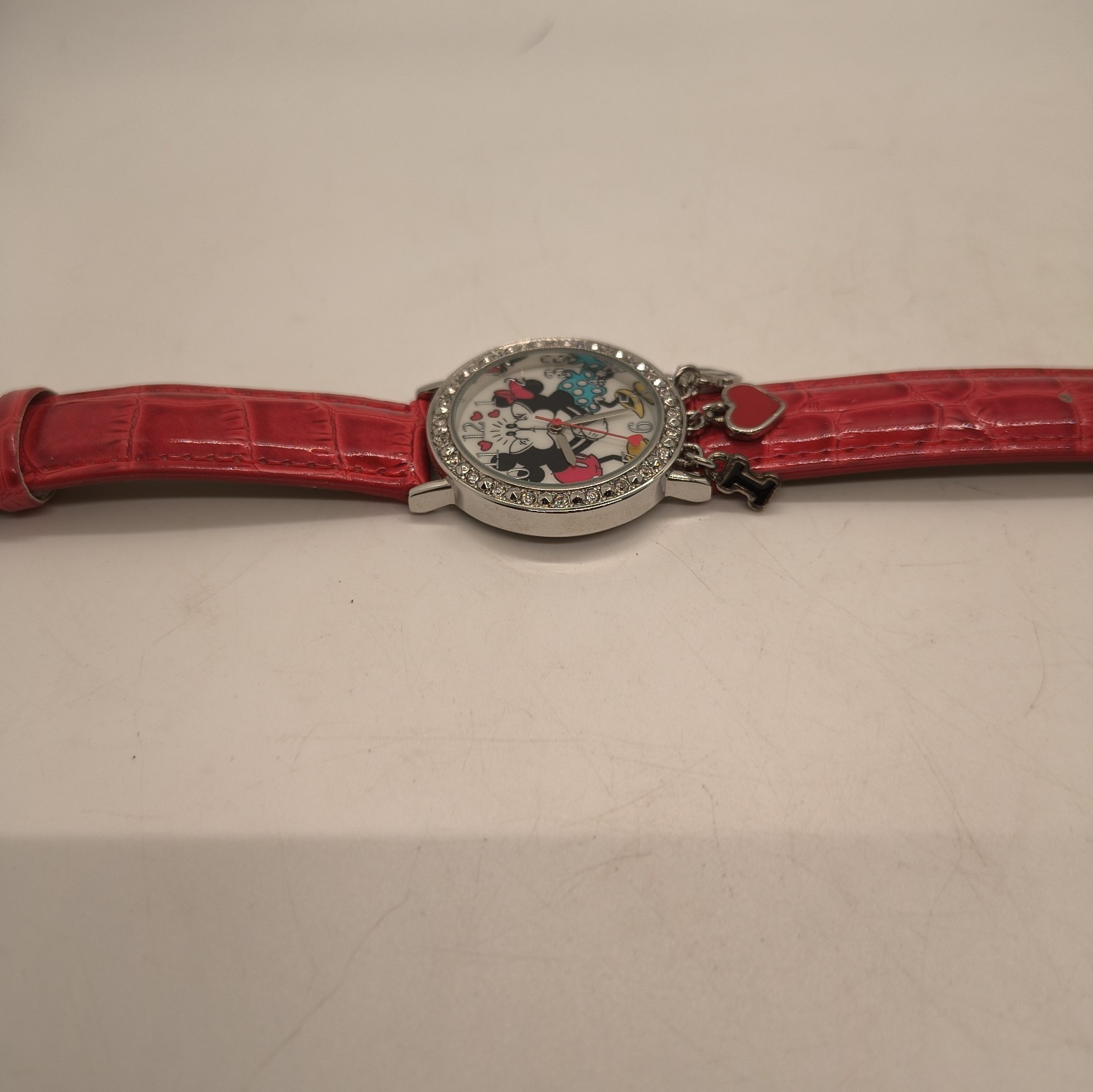 Mickey & Minnie Mouse I Love You Kissing Watch with Charms MCK1AQ1268H15 Works