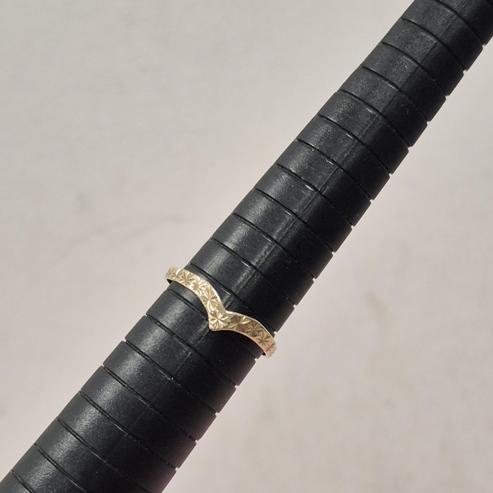 Vintage 9ct Yellow Gold Starburst Engraved Chevron Wishbone Stack Ring Uk P 1/2