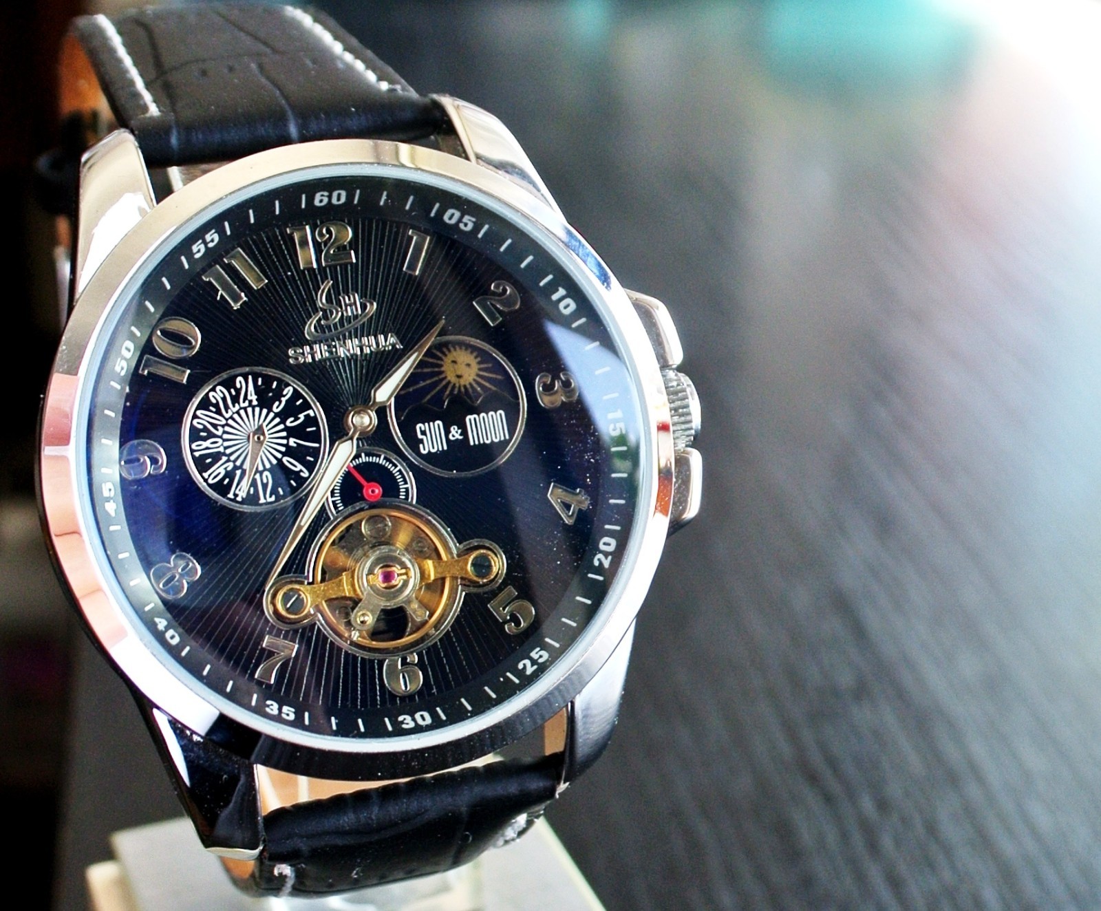 RETRO SPORT 1-24 HR SUN MOON PHASE DIAL AUTOMATIC MEN’S LARGE SILVER BLACK WATCH