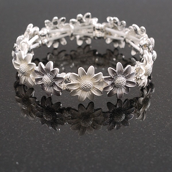 Pastel White/Grey Enamel Multi Daisy Flex Bracelet in Light Silver Tone – 20cm