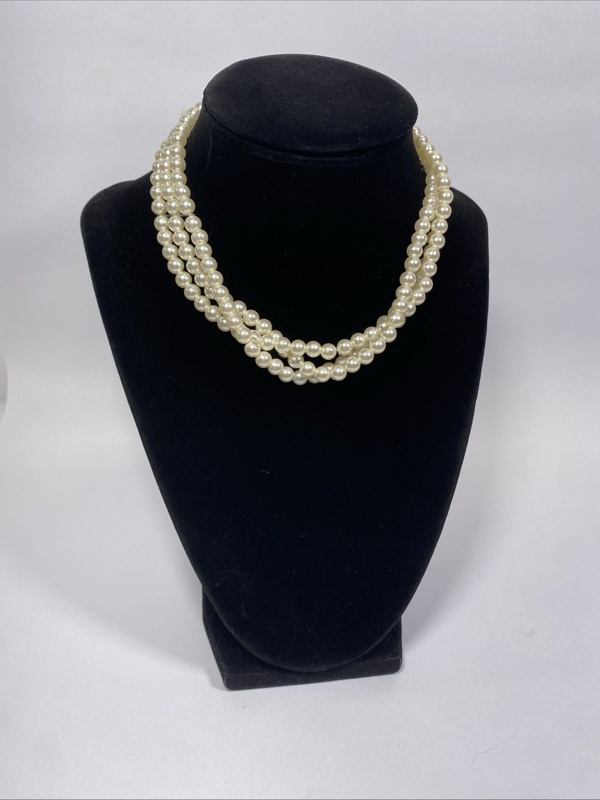 Vintage 1980’s Triple Strand Twisted Faux Pearl Choker Necklace 14”