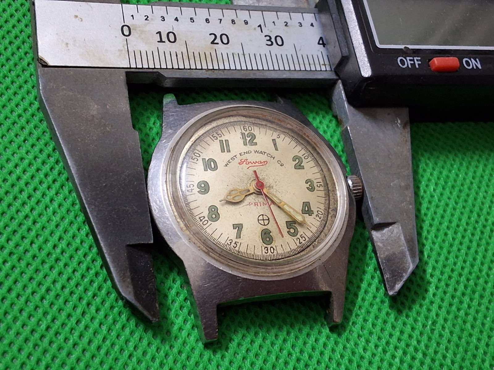 Vintage West End Sowar Prima Manual wind 17 jewels Wrist Watch 36 mm Swiss Made.