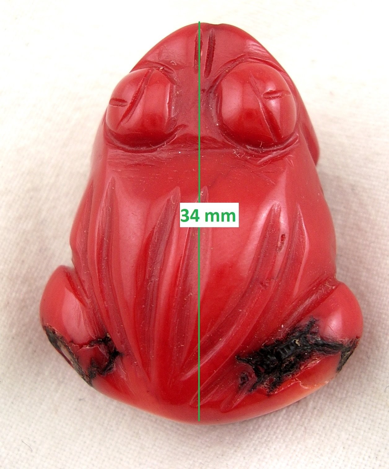 CHINA VINTAGE CORAL BAMBOO CARVED FROG PENDANT