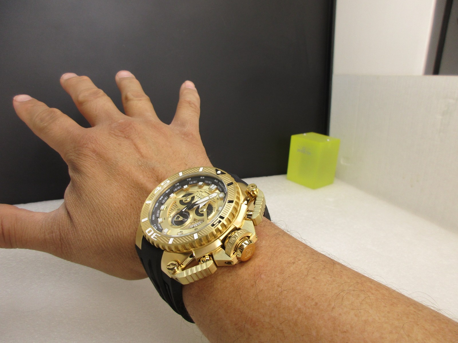 Invicta Sea Hunter full size Men’s Watch 57/69mm Gold tone 49610