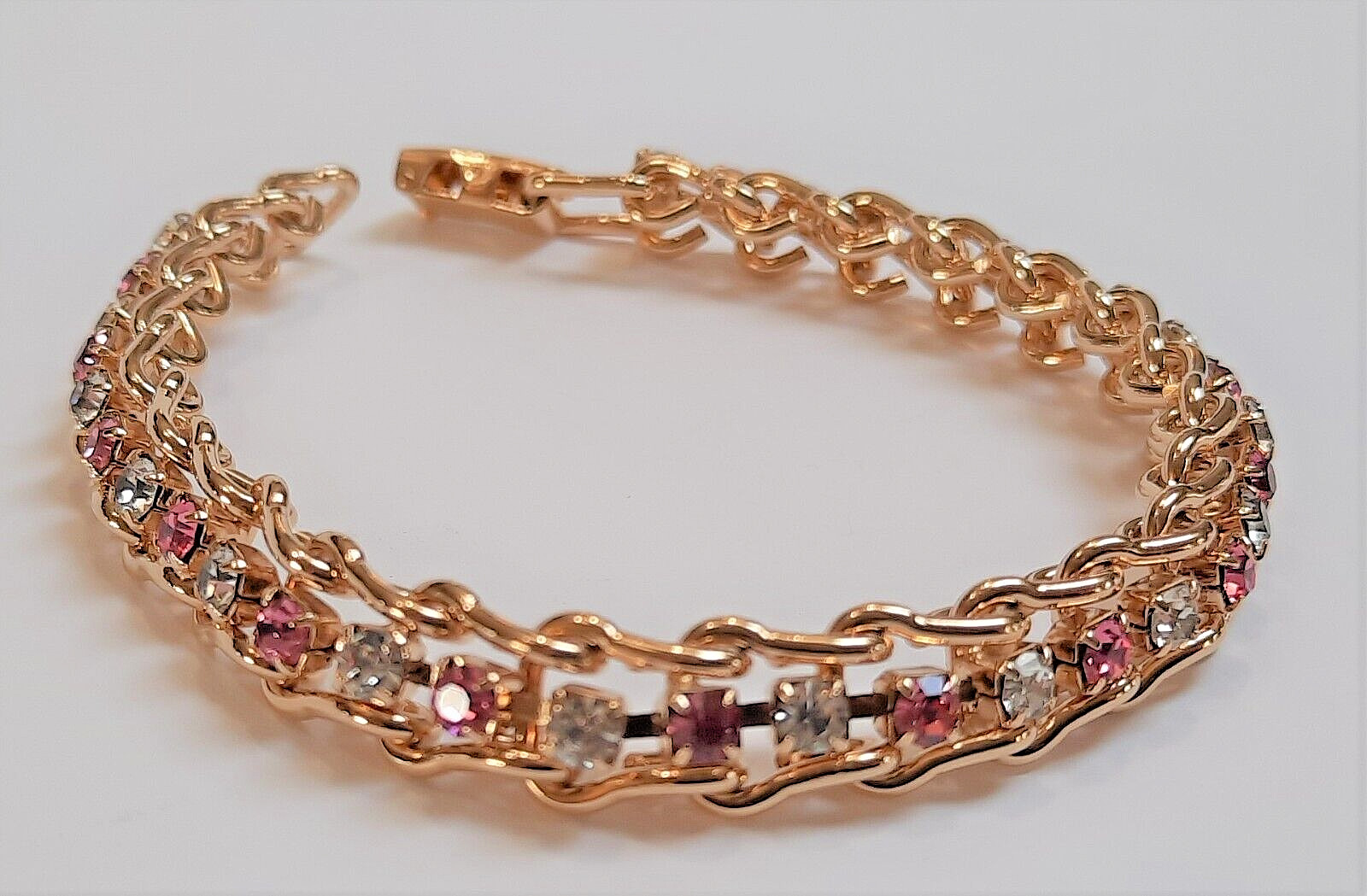 Vintage Rhinestone & Gold Tone Tennis Bracelet 7.25in Fold-Over Clasp