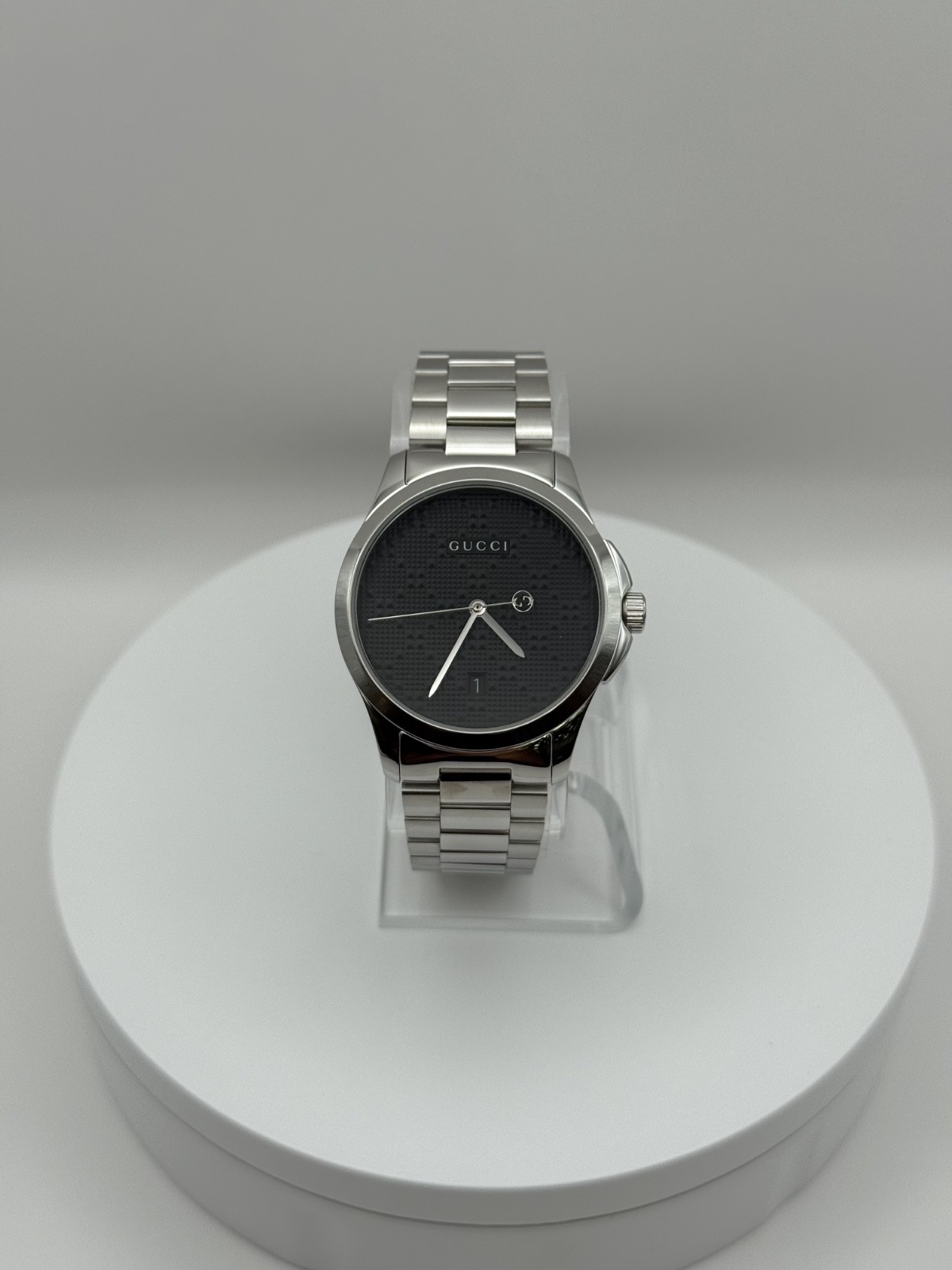 Versace VERD00318 Palazzo Empire white gold Stainless Steel Swiss Watch 43mm.