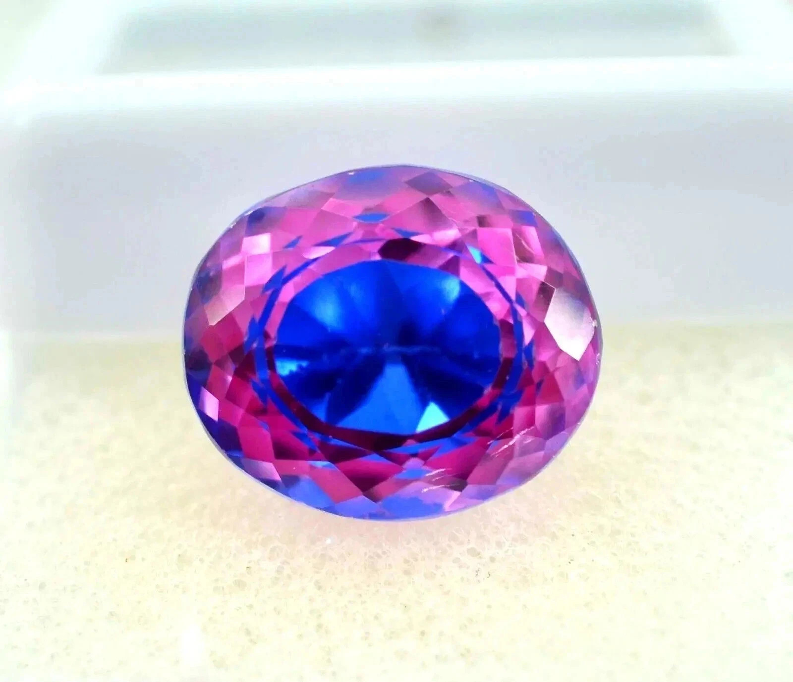 Natural Exquisite 16 Ct Pitambari Sapphire GIE Certified Oval Loose Gemstone
