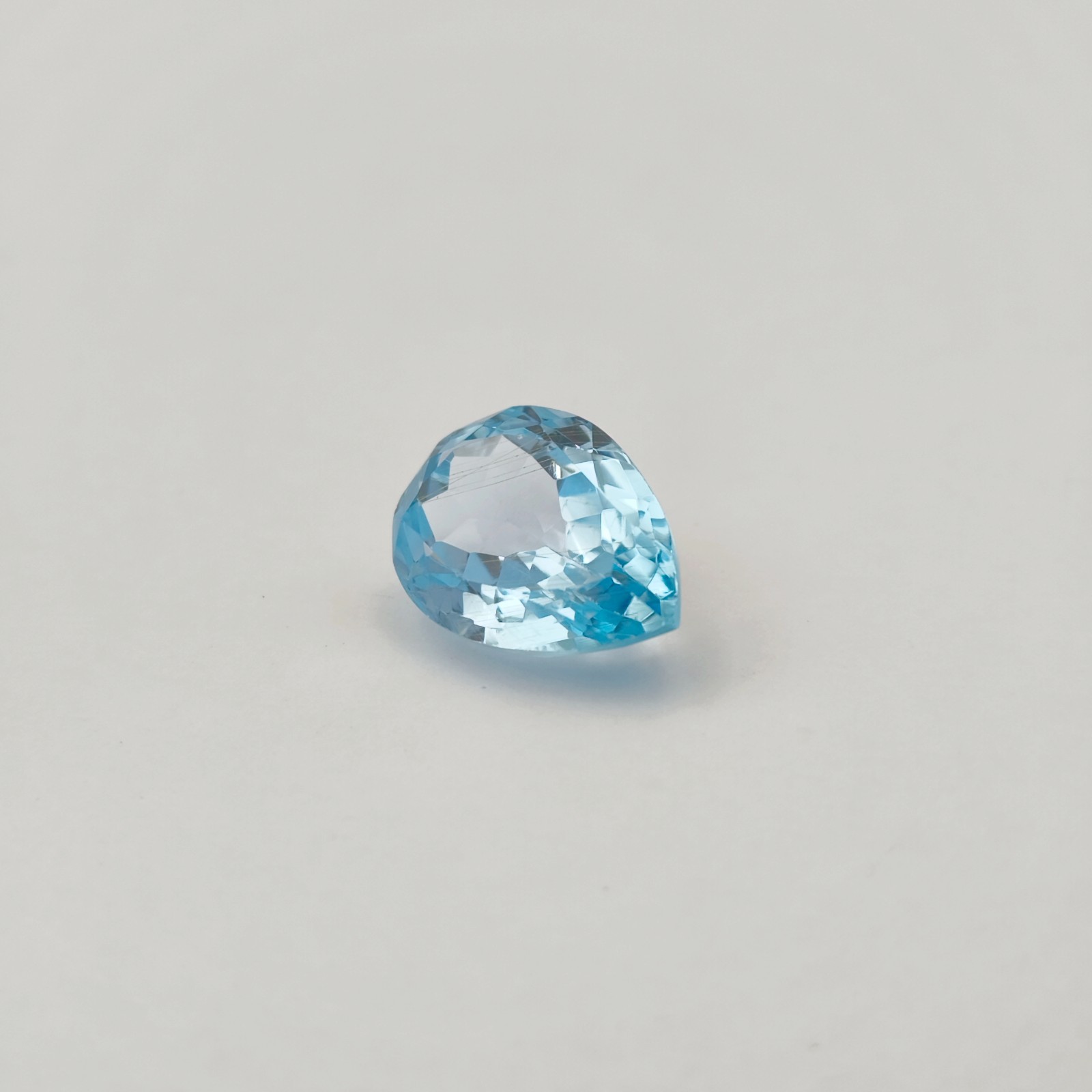 11.69 Ct Natural Blue Topaz Oval Step Cut Blue Gemstone 16.7×11.6 mm Brazil
