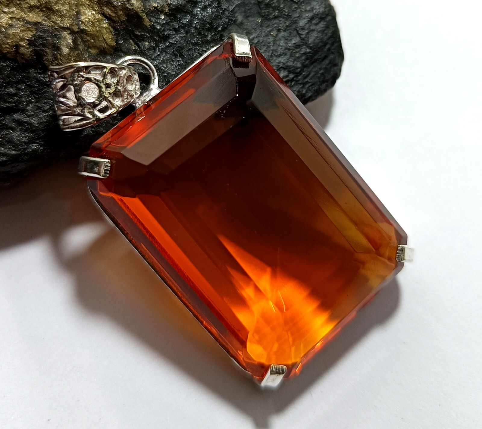 Certified Natural 104.35 Ct Brazilian Emerald Topaz Pendant Loose Gemstone