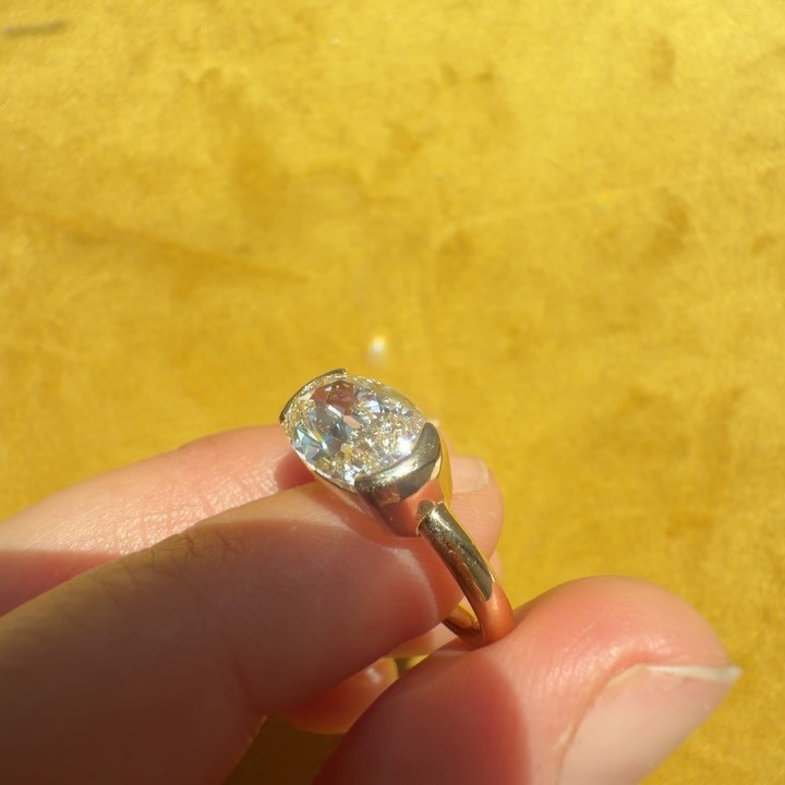 2.00 Ct Elegant Oval Cut Lab Grown Diamond E/VS1 Ring in Solid 14K Yellow Gold