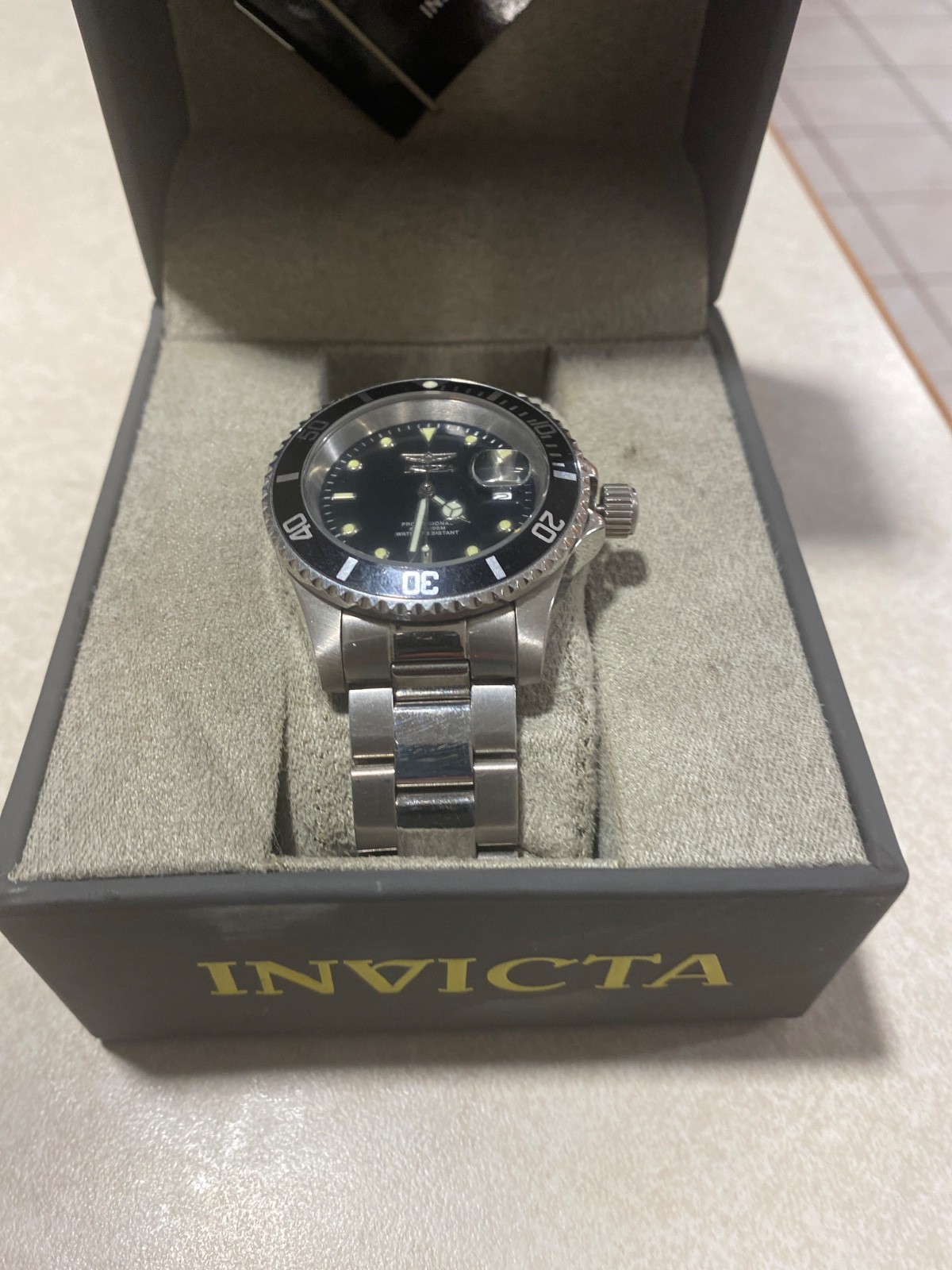 Invicta Men’s 40mm Pro Diver AUTOMATIC NH35A BLACK DIAL Silver Watch