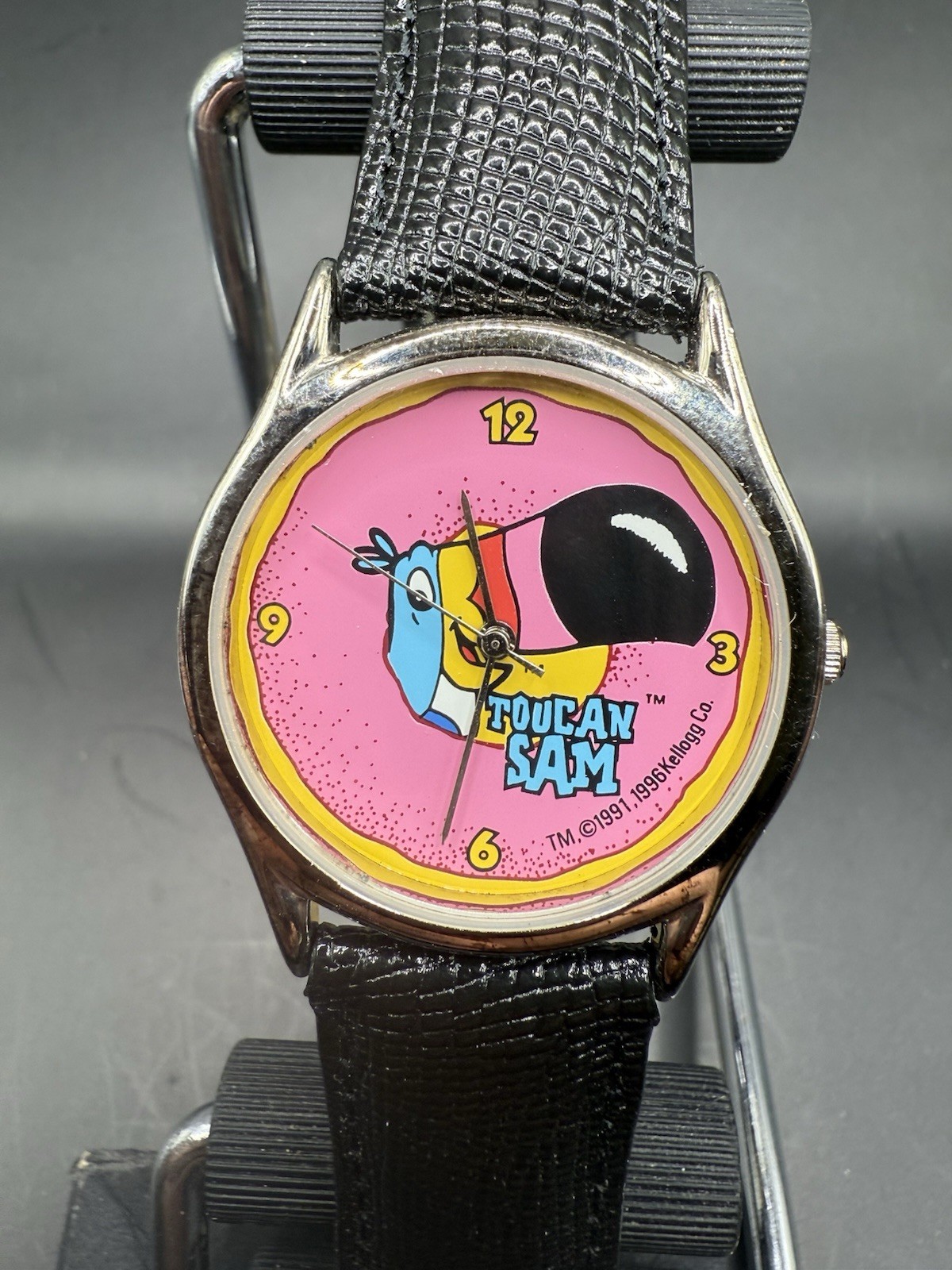 Vintage Kellogg’s Toucan Sam Fruit Loops Cereal Men’s Watch New Old Stock 33mm