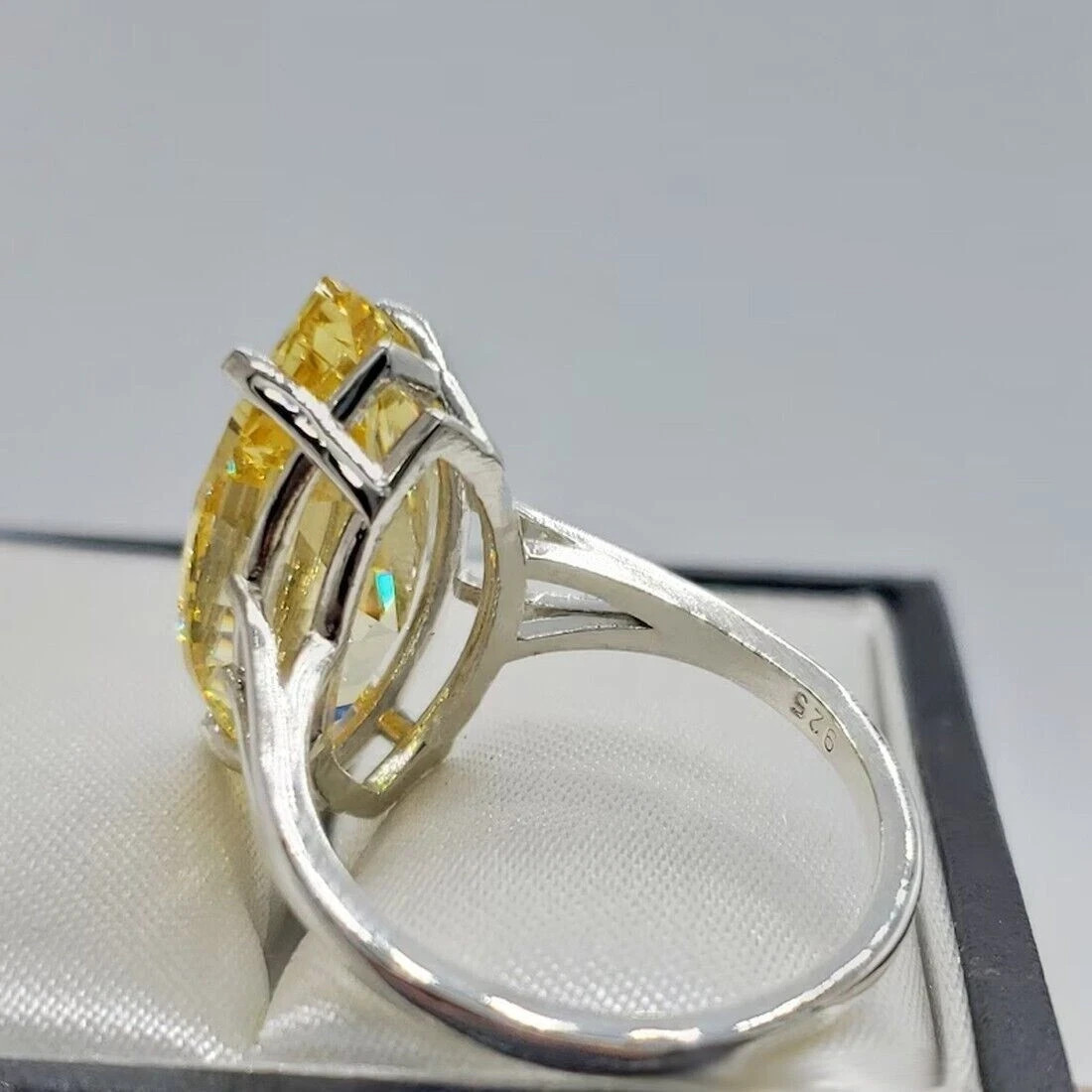 20.00 Ct Treated Elegant Champagne Diamond Ring ! Tariffs FREE & Matching Studs.