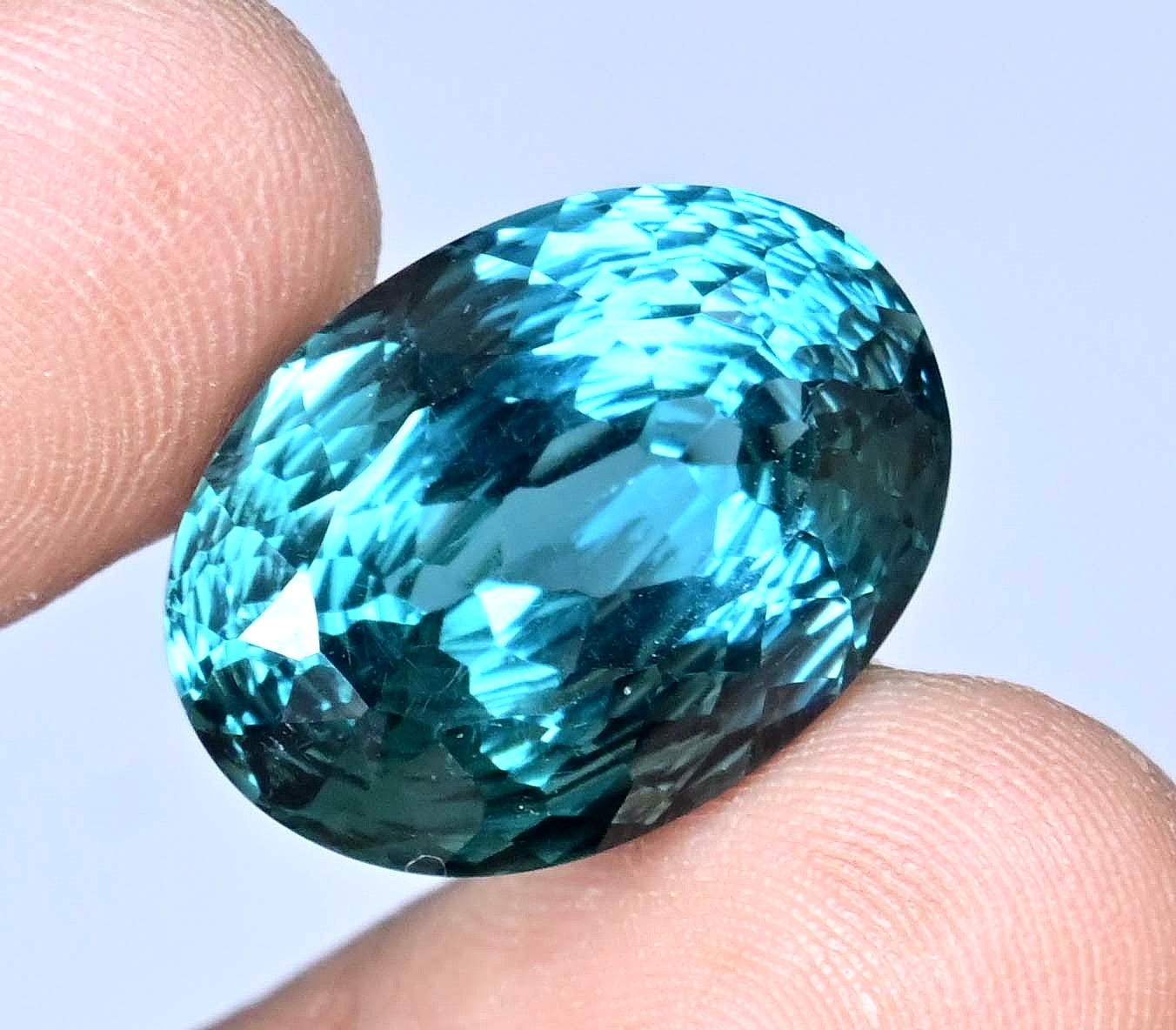 21.25 Ct Natural Greenish Neon Blue Copper Paraiba Tourmaline Loose Gemstone