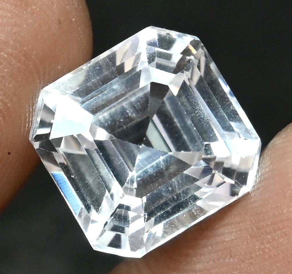 Flawless 14.85 Ct Natural White Colorless Montana Sapphire Certified Gemstone