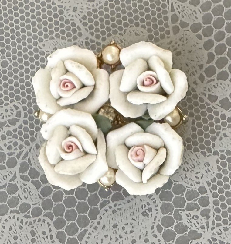 Vintage porcelain Roses Brooch Pin. / Gold Tone Metal W/ faux pearls