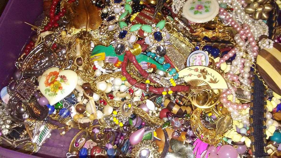 Jewelry Lot ALL Good Wear Resell Brooch Art Estate Vintage Modern 5 Pc NO Junk