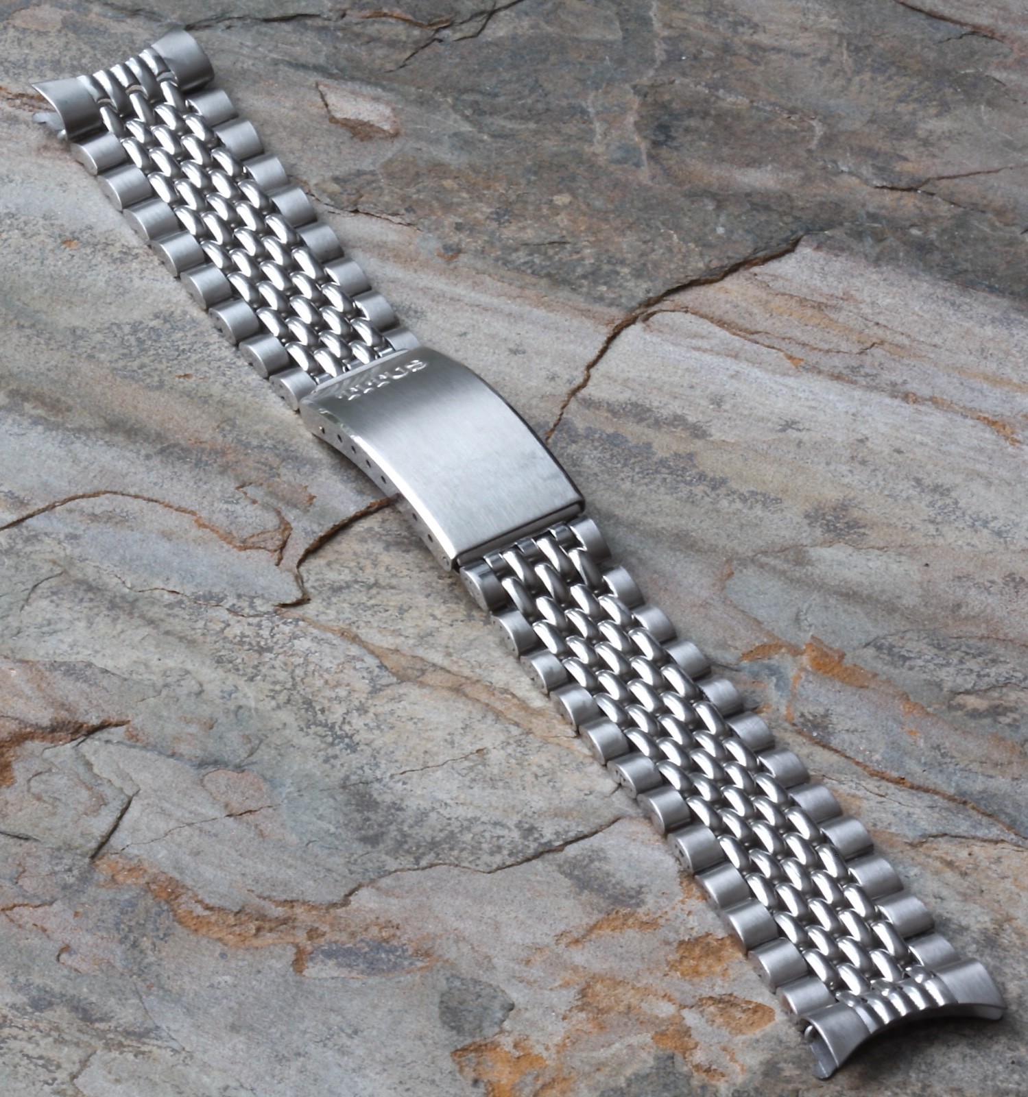 22 SOLD Titus 1960s Beads of Rice band 20mm to Calypsomatic vintage divers watch