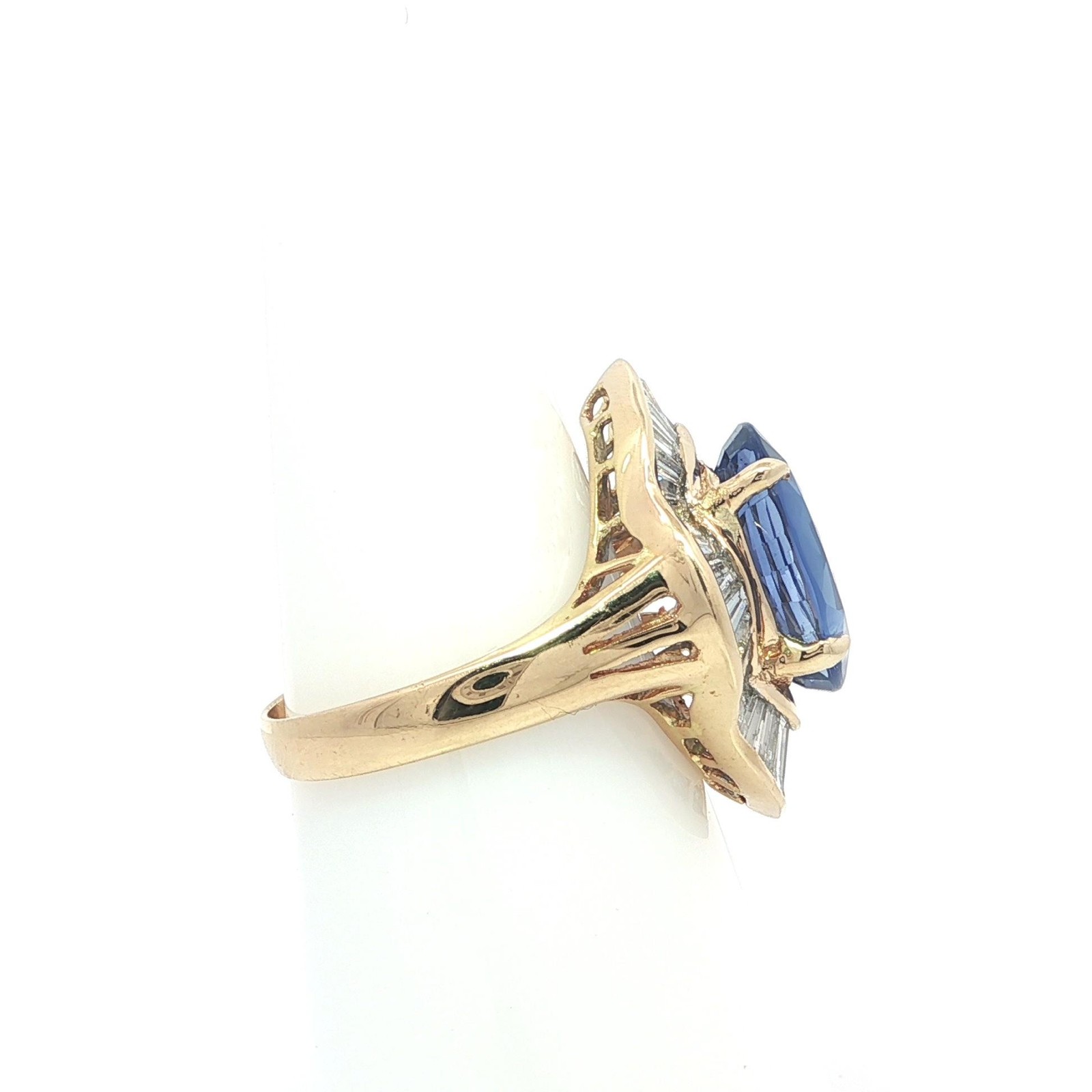 18k Yellow Gold 7.83ct GIA Large Oval Sapphire & Baguette Diamond Ballerina Ring