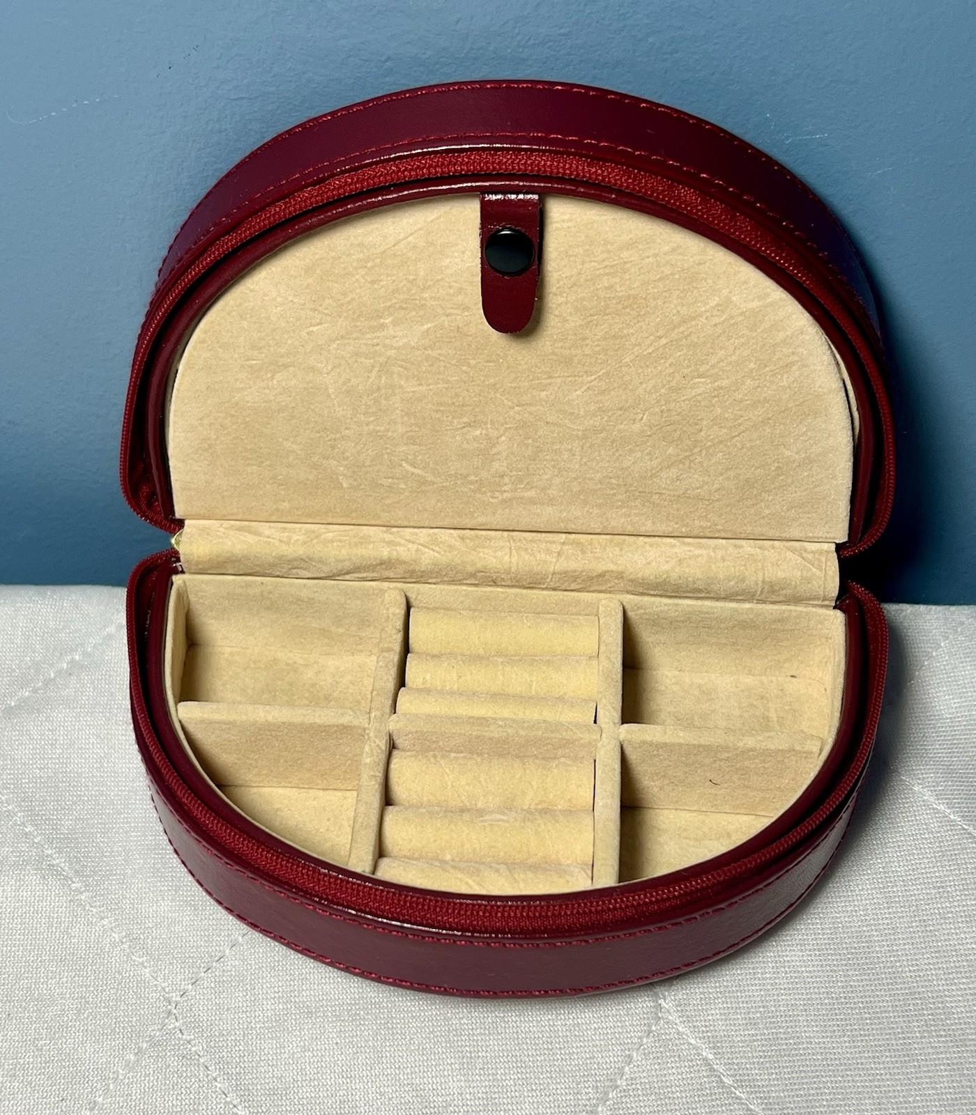 Wolf Designs Jewelry Travel Case Leather Zip Vintage Two Sides Red Hard Case
