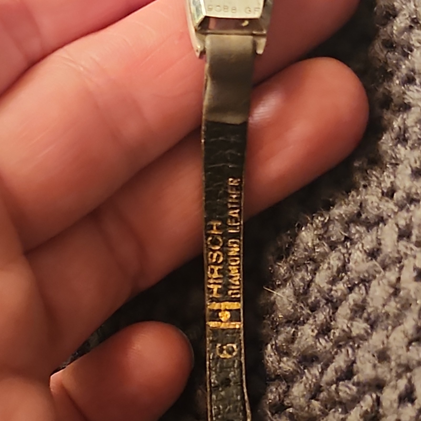 Girard-Perregaux Swiss Made Women’s Manual Tonneau Watch Brown Leather. Works!