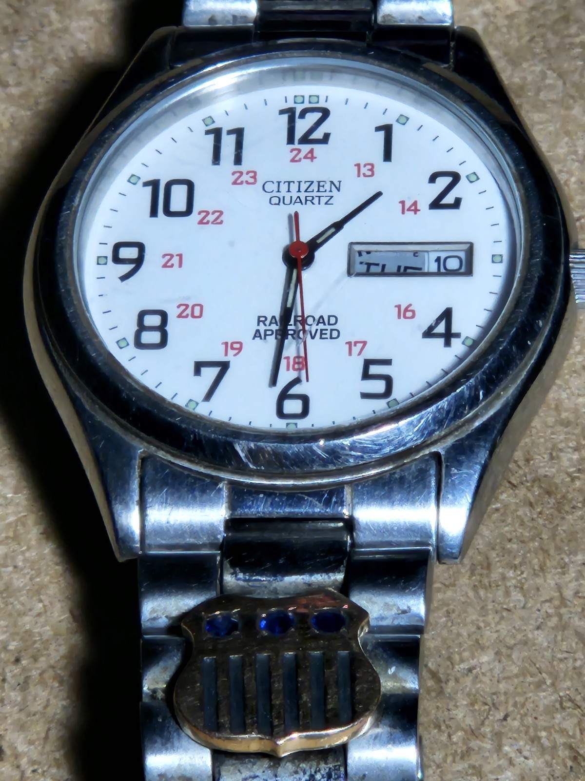 30 YEAR SAPPHIRE SHIELD CITIZEN Quartz Railroad Approved Men’s Wristwatch Works!