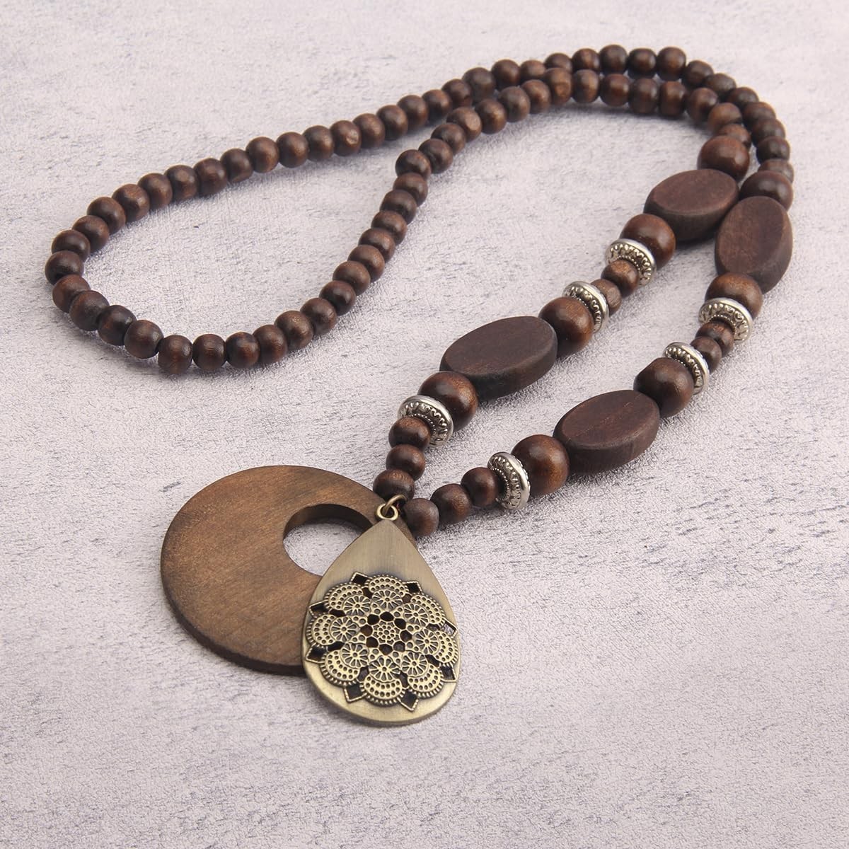 Versatile Boho Pendant Necklace – Elegant 6.5cm Wooden Charm for Every Occasion