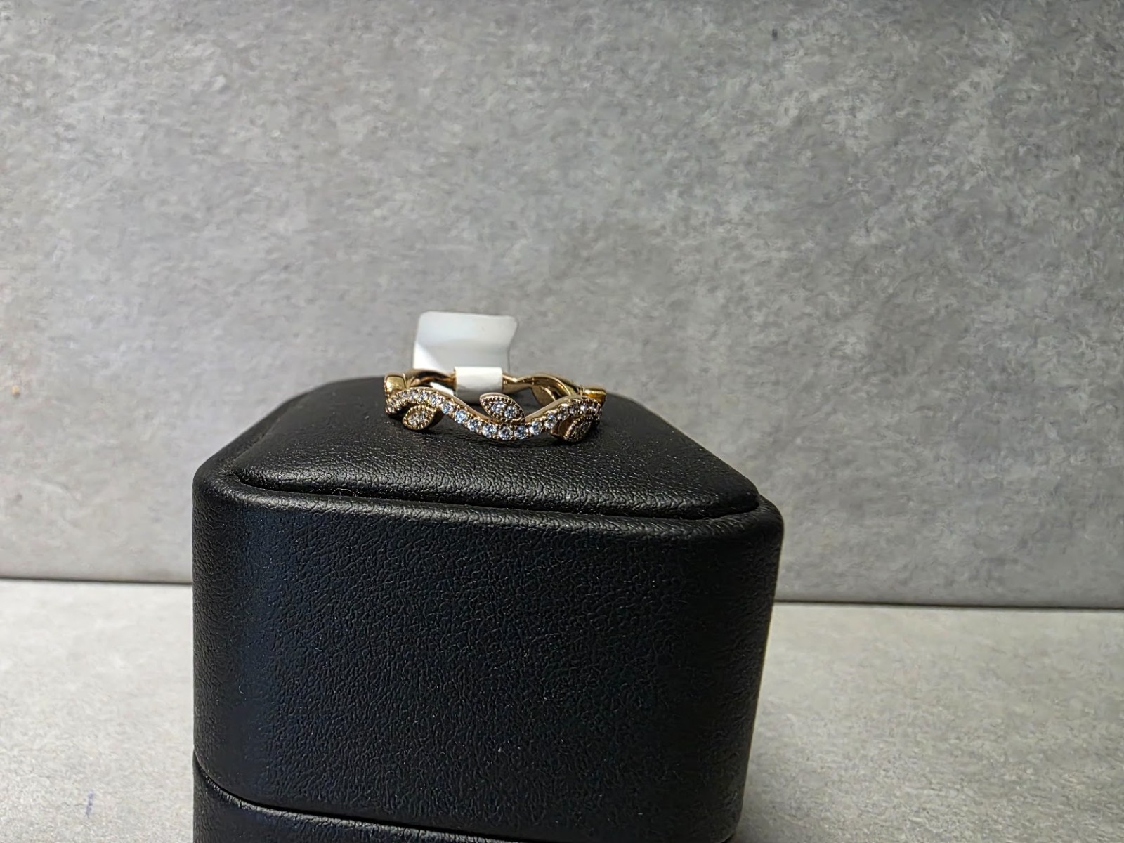 14K Yellow Gold Ladies Diamond Vine Band