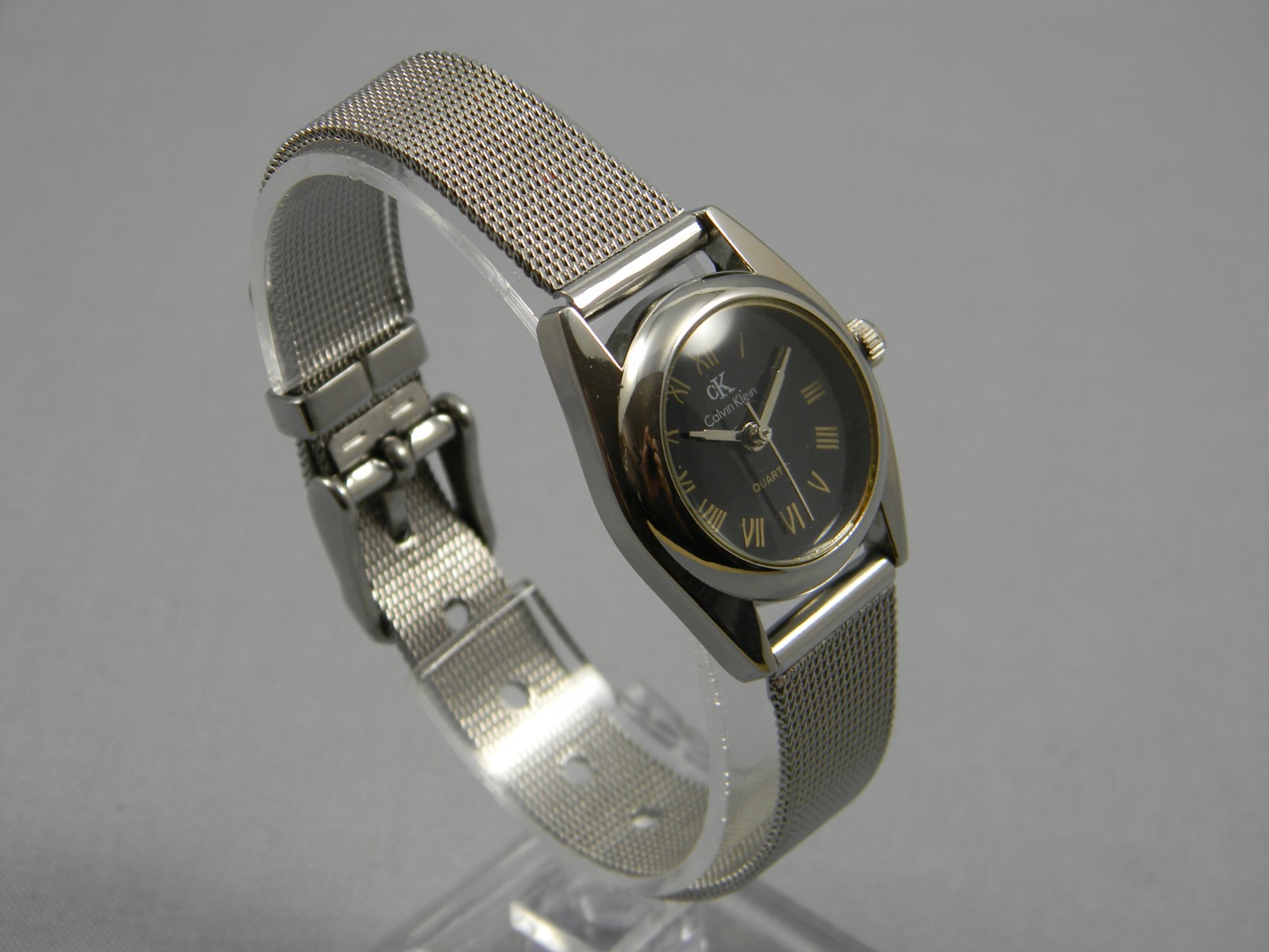 Calvin Klein Watch Women 26mm Silver Tone Blue/Black Dial Mesh Band New Battery