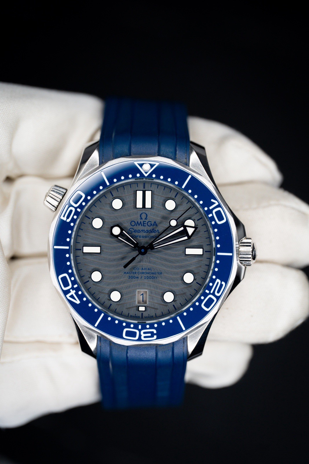 Omega Seamaster Diver 300M 42mm Grey Dial Ceramic Bezel Full Box & Papers