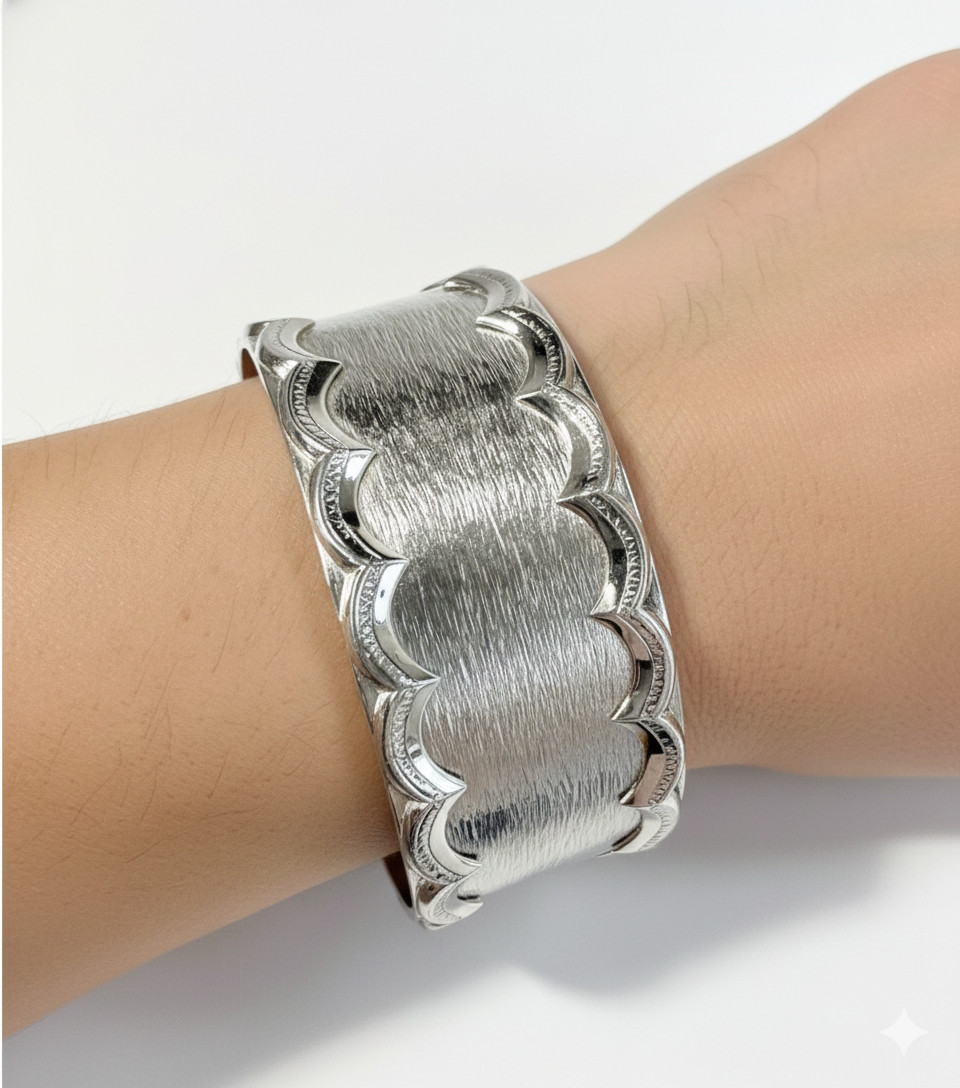Vintage Whiting and Davis Bracelet Silver Tone Bangle Hinged With Safety Chain