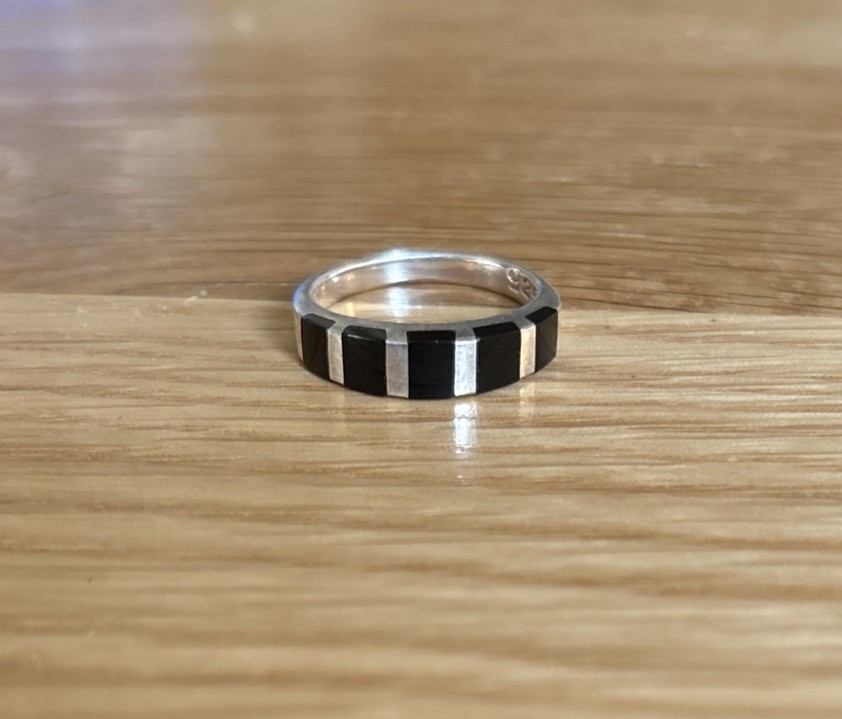 Vintage Sterling Ring Silver Black Onyx Inlaid Band Sz 6.75