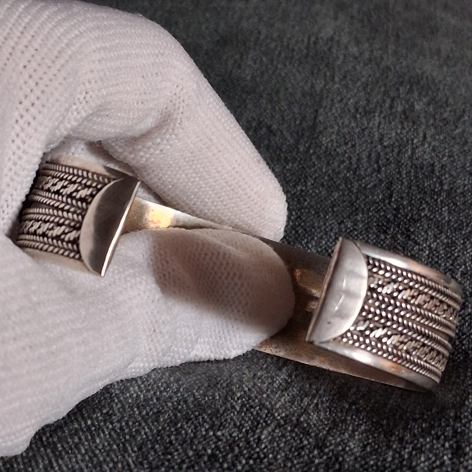 Vintage Artisan-style Cuff Bracelet – Braided Rope & Smooth Band Design