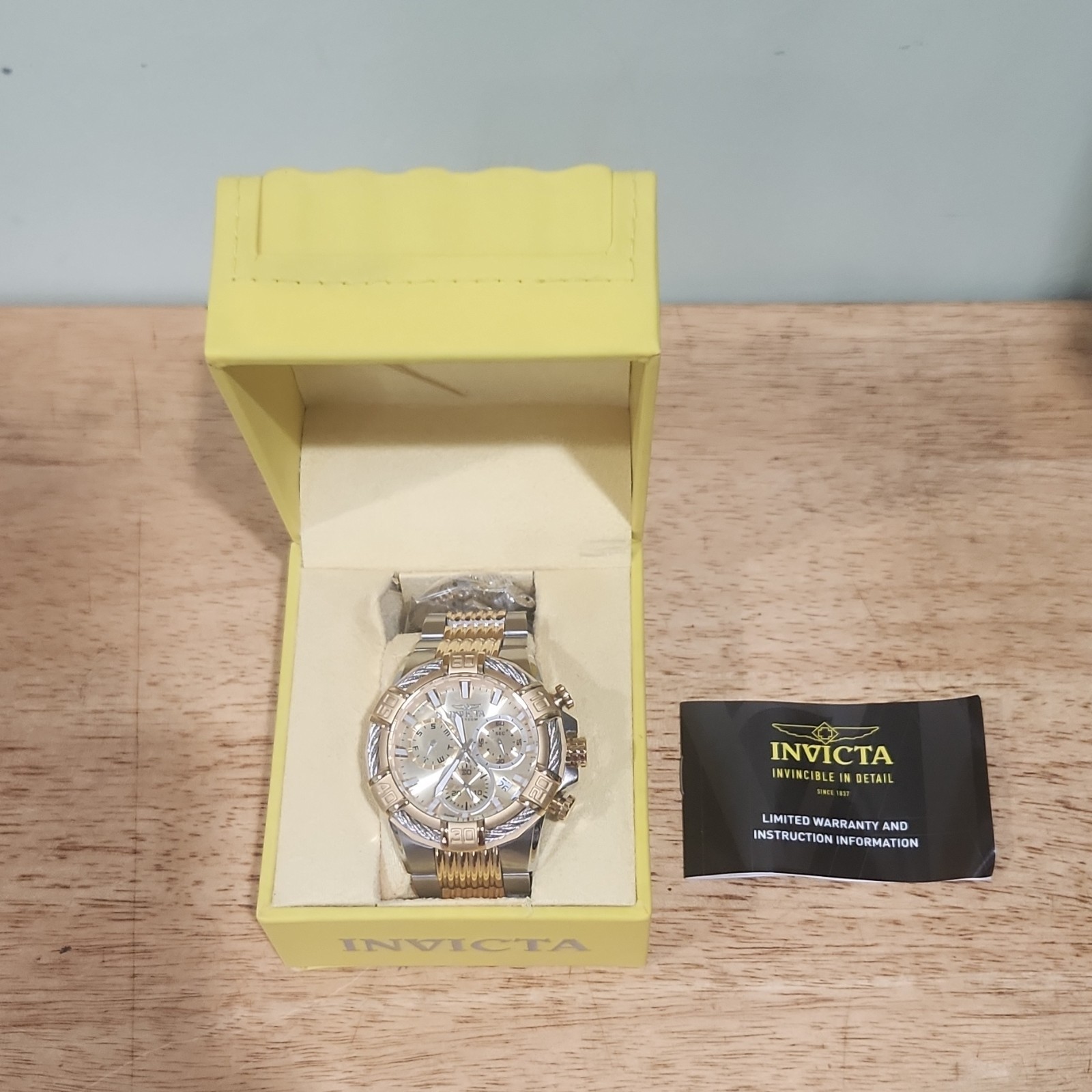 Invicta 25864 Quartz Chronograph 100m Two-Tone SS Bracelet Date Box