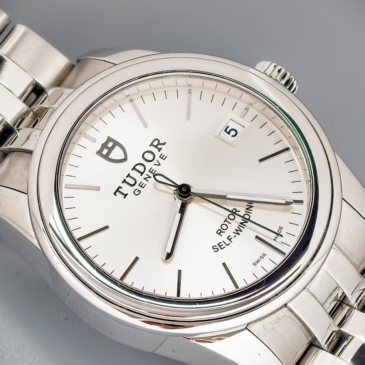 Tudor Sliver Scale Dial Glamour M55000-0005 Men’s Watch Automatic 36mm Date