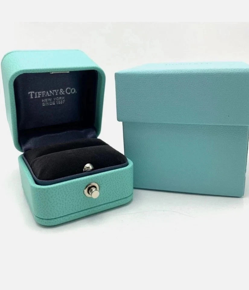 Tiffany & Co Engagement Ring Box + Outer Box + Pouch + Certificate + Folder +Bag