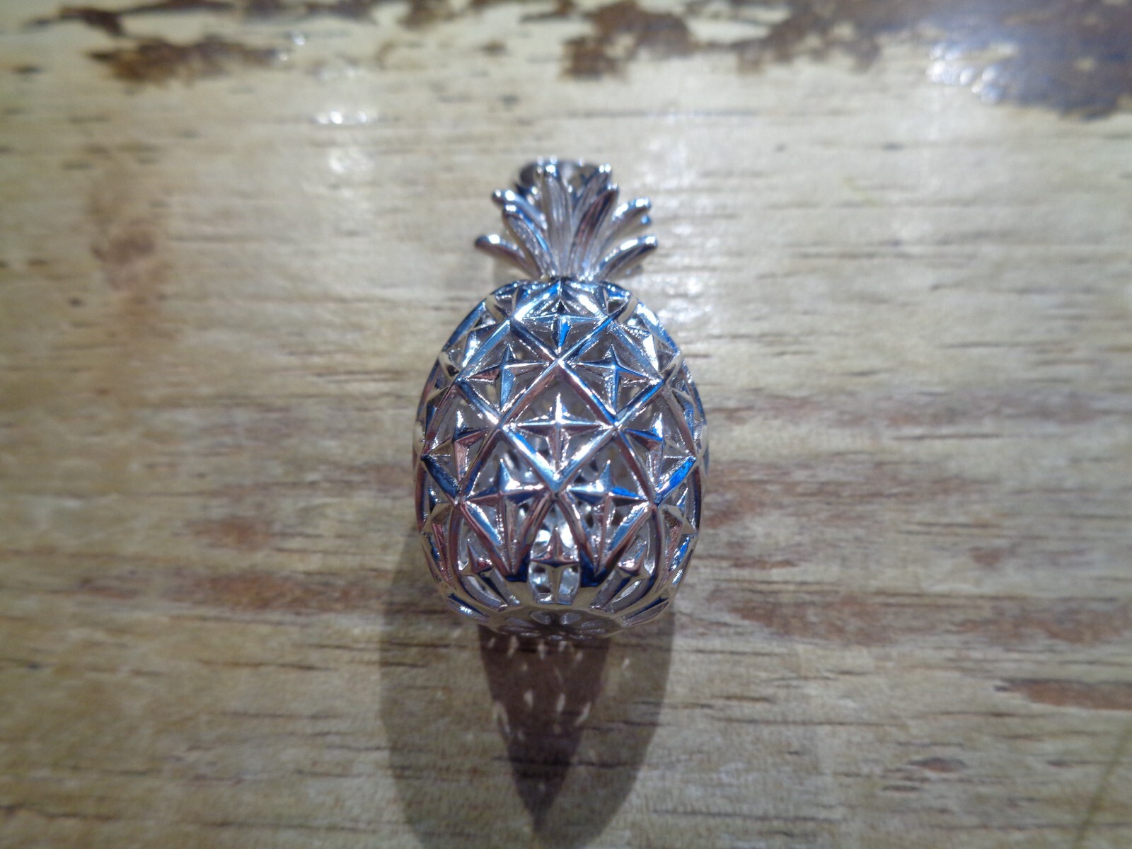 22.5MM HEAVY WG-PLATED 925 SILVER EXTRA-EXTRA LARGE HAWAIIAN PINEAPPLE PENDANT