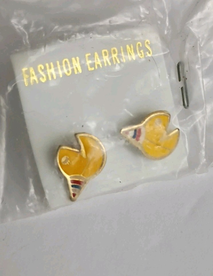 Vintage NOS Mrs Pac-Man Birthday Metal Stud Earrings Mr Pac Man Adjustable Ring