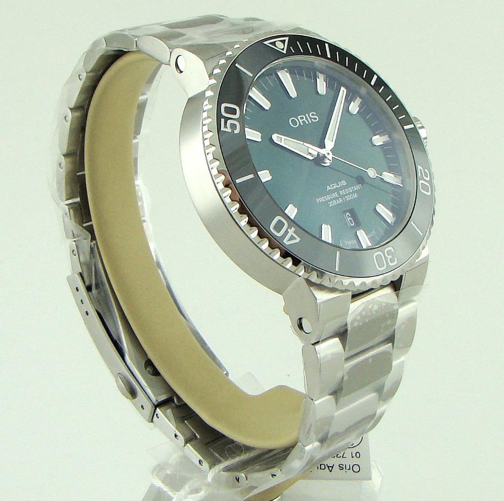 New Oris Aquis Date Green Dial 43.5mm Warranty 01 733 7730 4157-07 8 24 05PEB