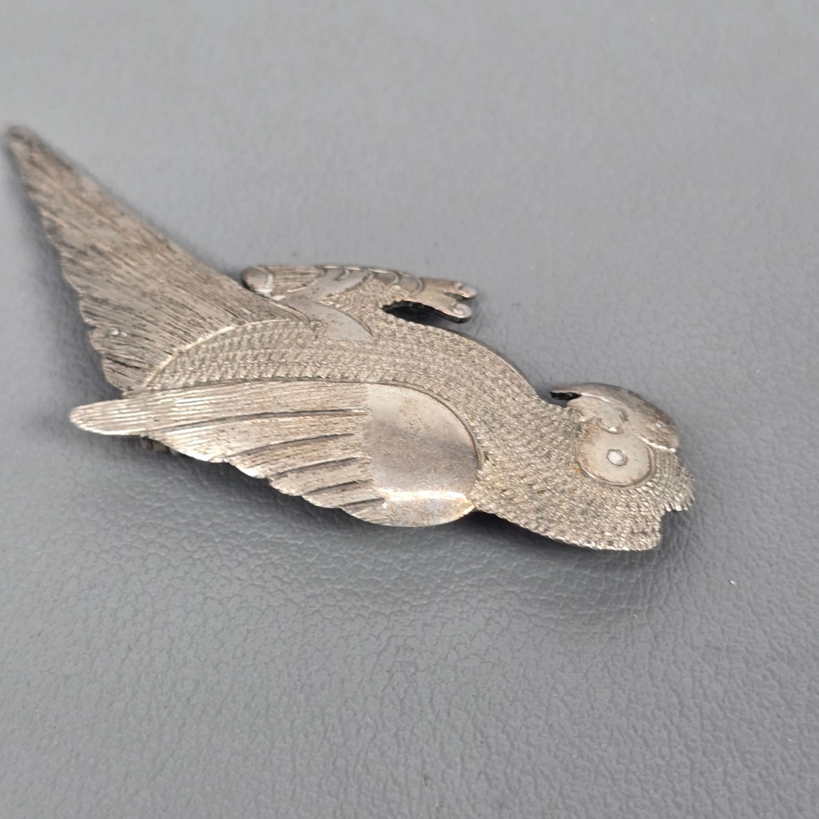 Vintage Hecno En Mexico Alpaca Silver Parrot Animal Bird Textured Pin Brooch