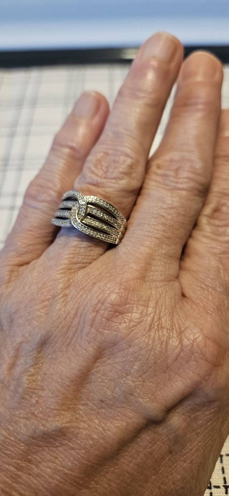 Beautiful!! 0.40ctw White Diamond Cocktail Ring Rhodium Plated Sterling Size 8