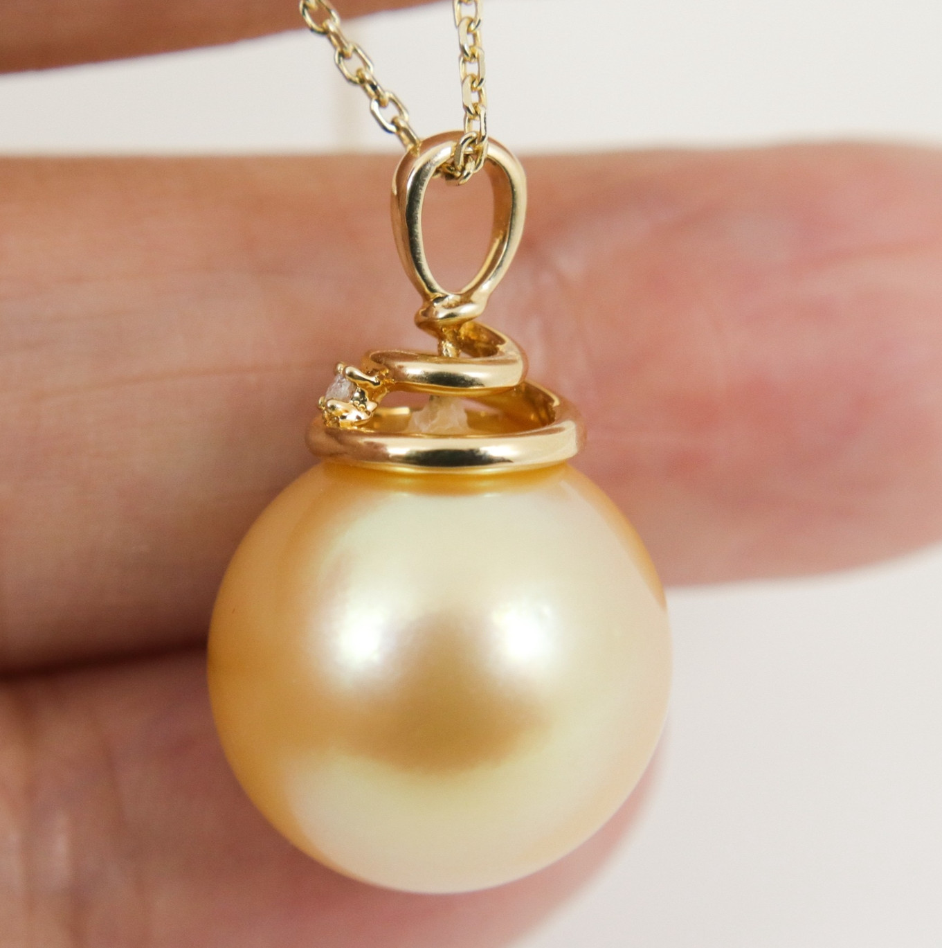 Massive 14.7mm Genuine Golden South Sea Pearl Pendant, 14K Yellow Gold #P6157