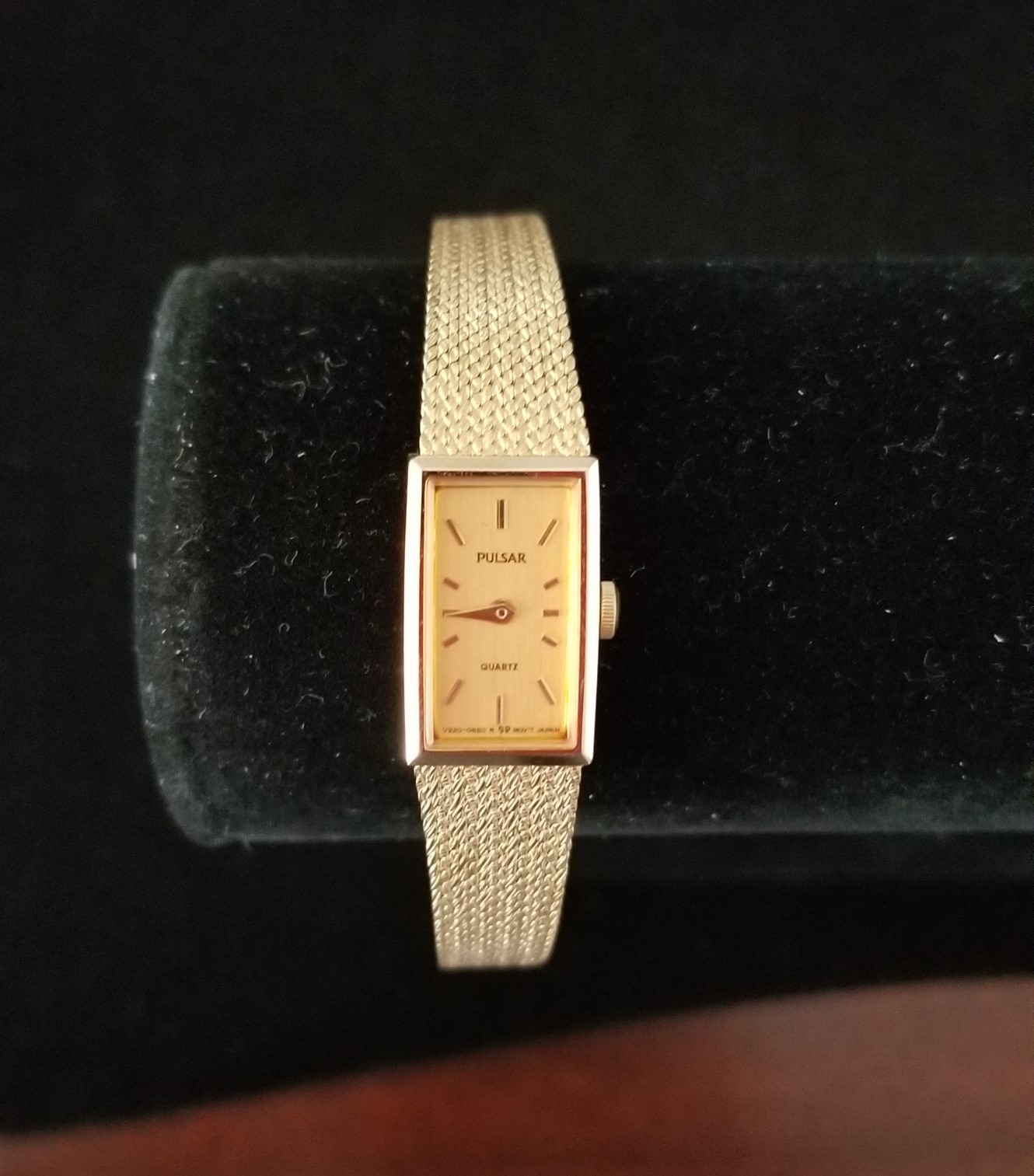 Pulsar Gold Tone Women’s Watch V220-5560 Mesh Band 6.25″ Max Size New Battery