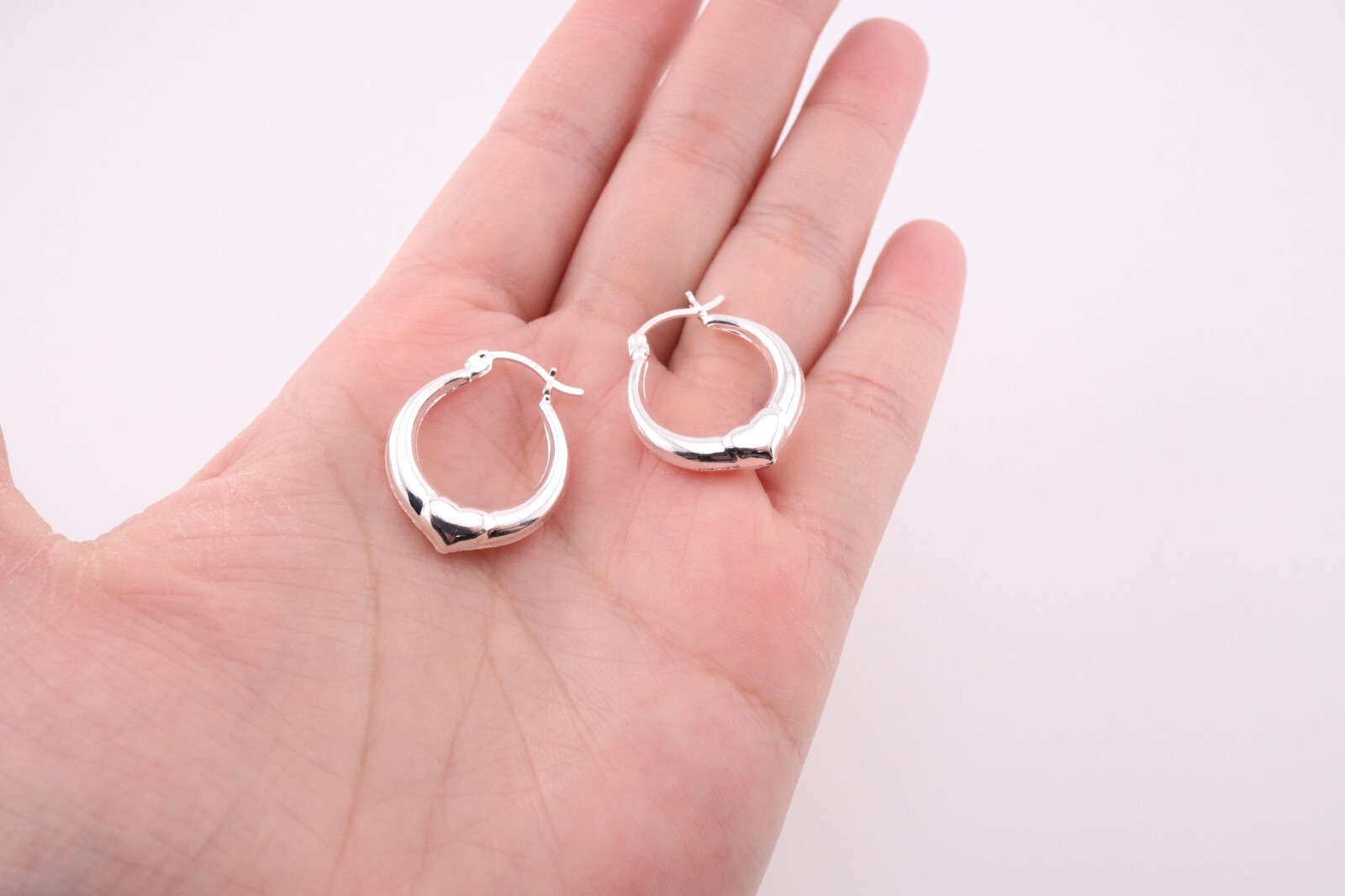 Women’s Sterling Silver Heart Hoop Earrings Polished Lightweight Jewelry **