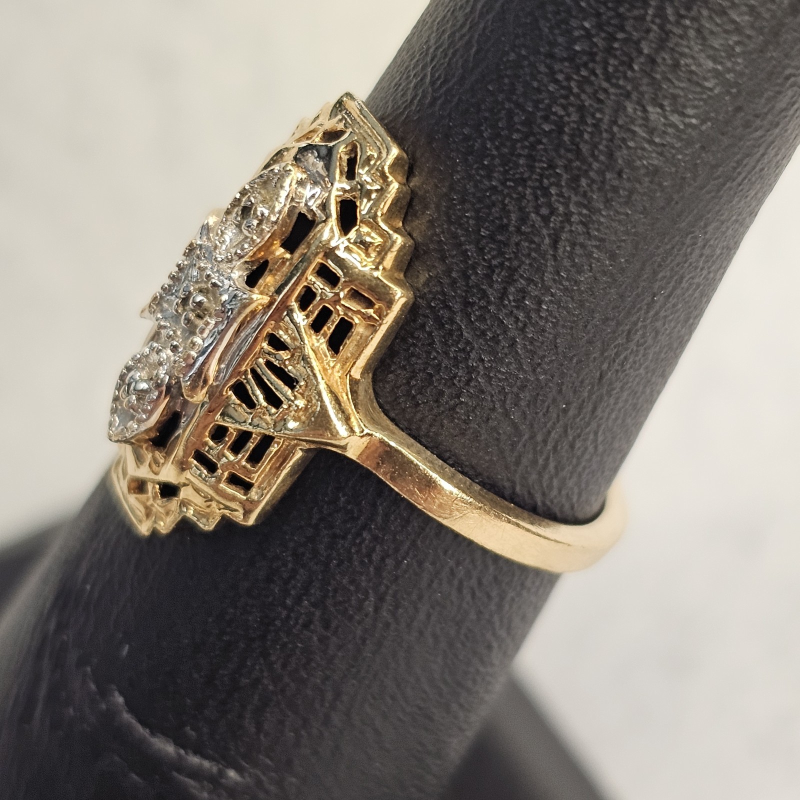 Vintage Art Deco 14K Gold Filigree Shield Ring • Diamonds • Size 6 • Navette…
