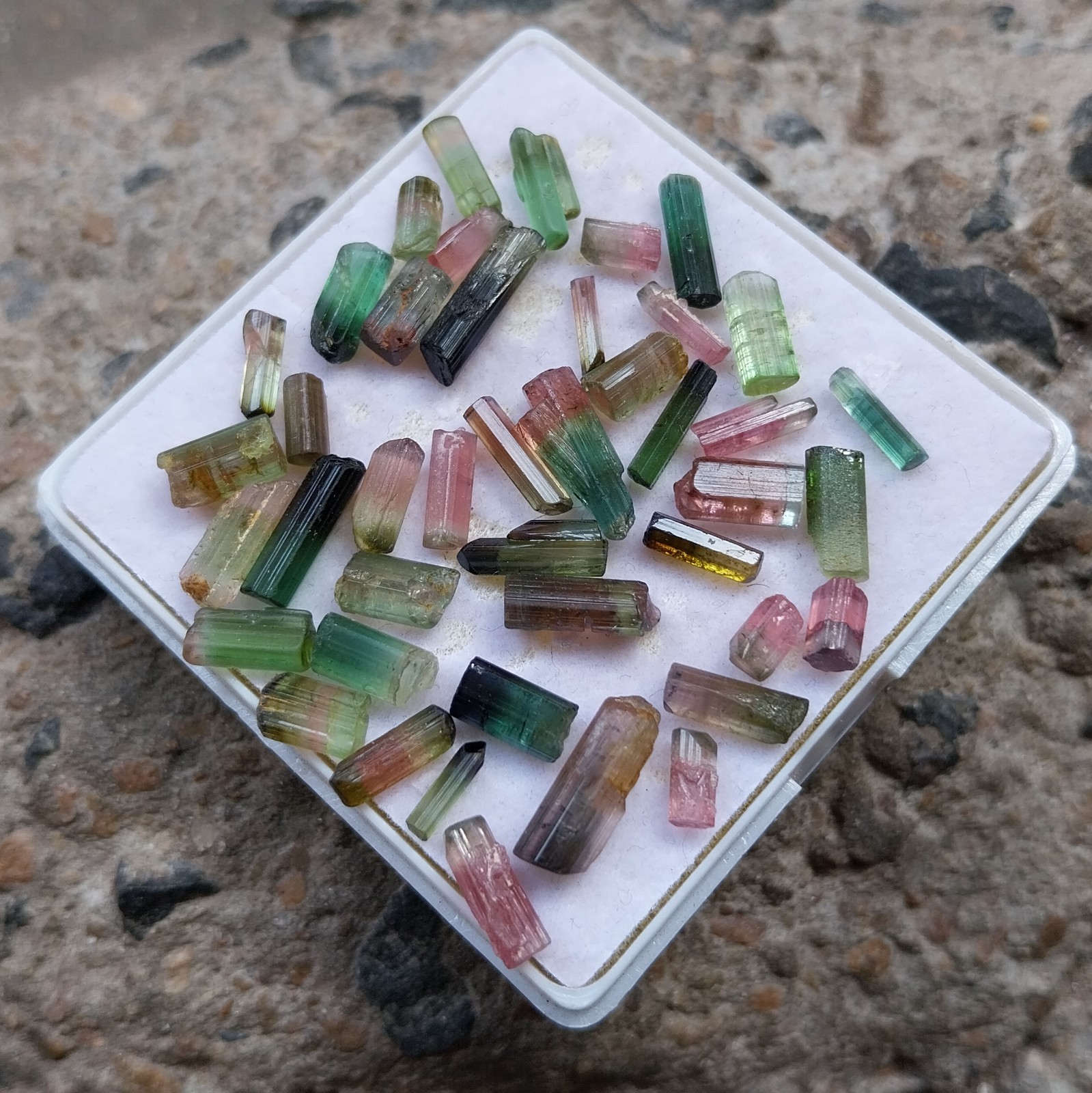 31.8 Ct 5 to 12.5 MM Natural Watermelon Bi Color Tourmaline Stick 43 Piece Lot