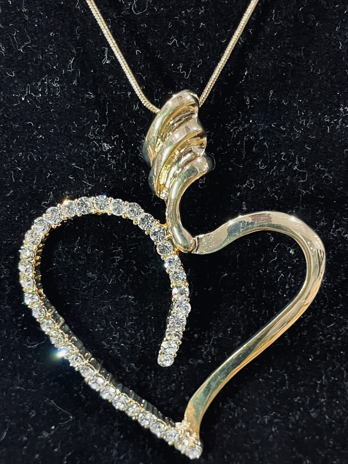 NIB LOVE HEART PENDANT ROUND CUBIC ZIRCONIA 18KT YELLOW GOLD PLATE 18″ CHAIN INC