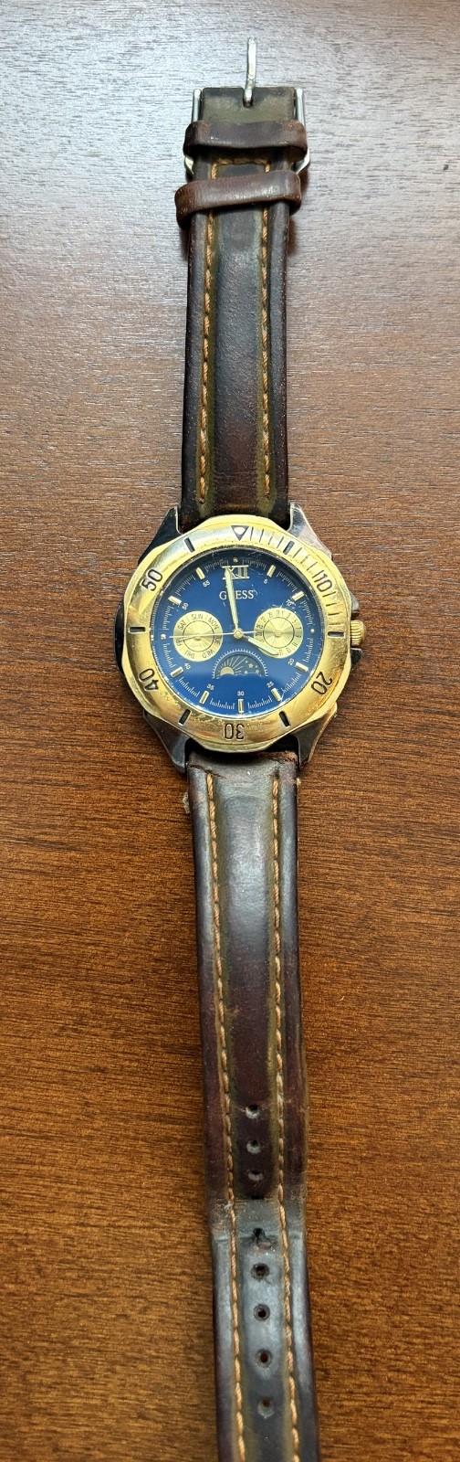 Vintage Guess Waterproof 1995 Moonphase Date Day Dial Steel Men’s Watch