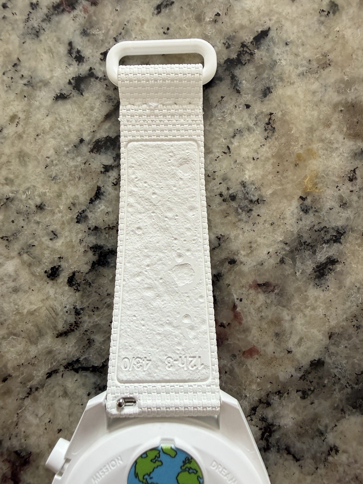 *BRAND NEW* Swatch Omega Mission to Earth Phase Snoopy “Moonshine Gold”