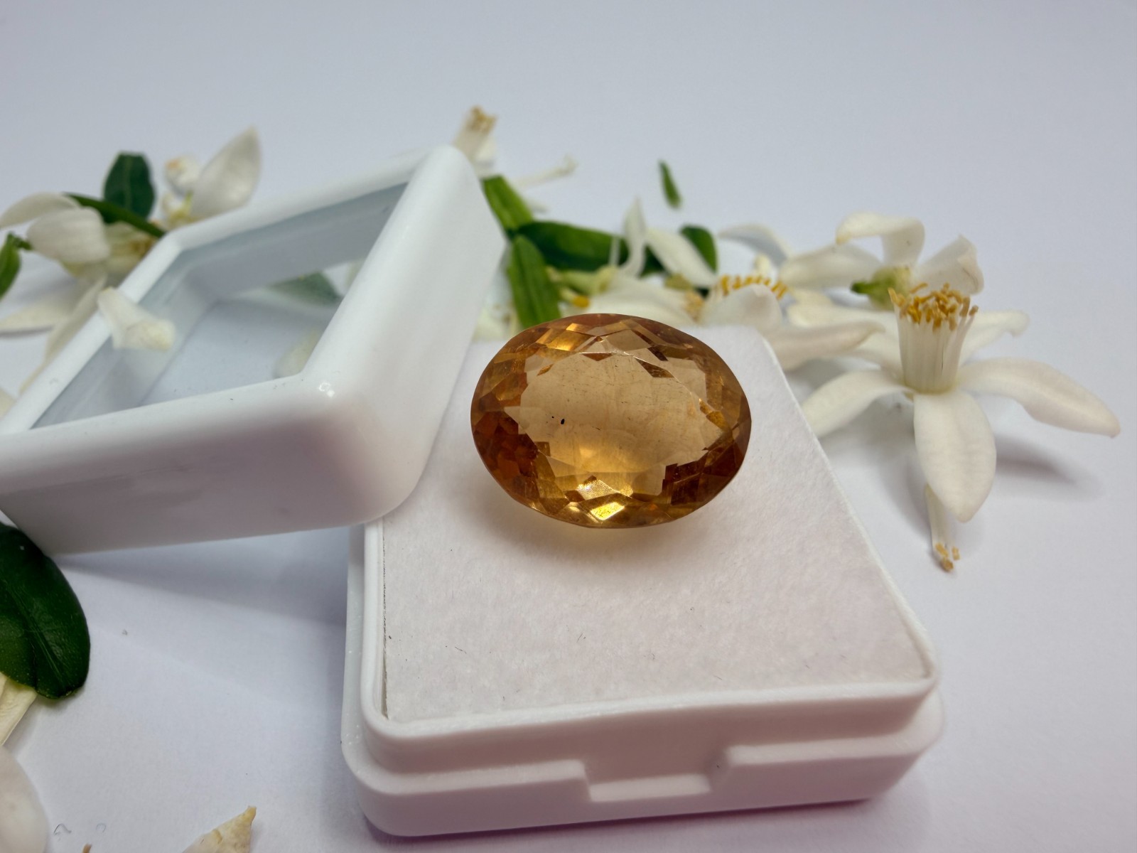 Natural 6.65 Ct Oval Cut Yellow Citrine GGI Certified Brazilian Loose Gemstone